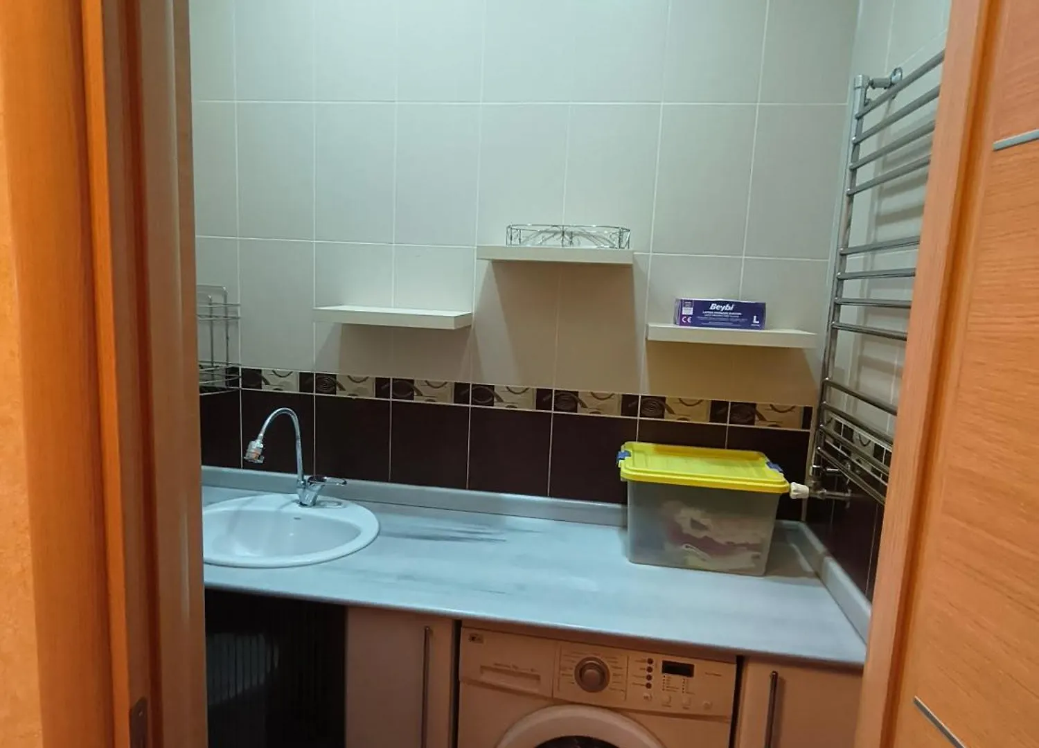 Apartment Near M.Xatai Baku 0*,